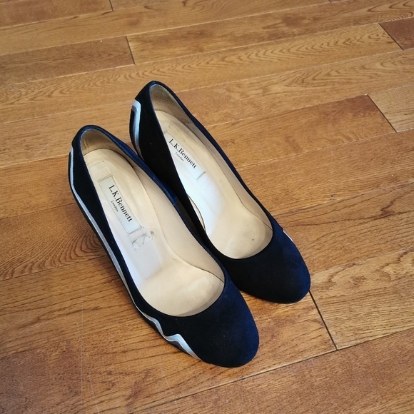 L.K. Bennett made in Spain black suede pump - Picture 5 of 7